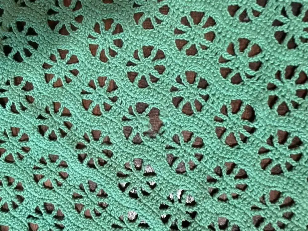 Handmade Vintage Crochet Table Runner 52 x 17 Green Cotton Lace
